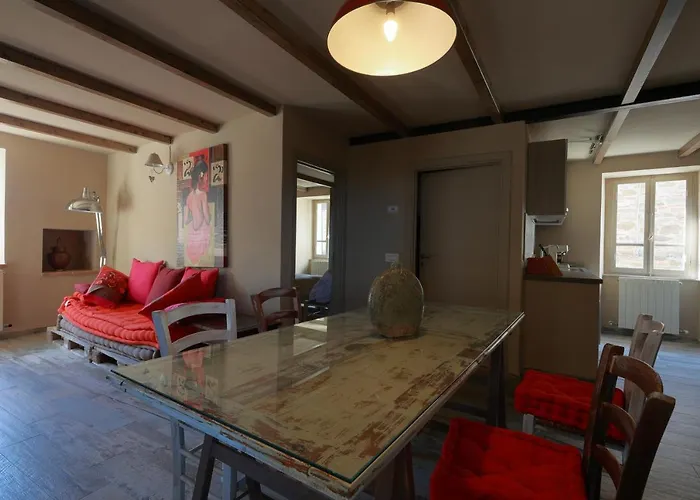 Di Classe Nel Castello Di アパート *